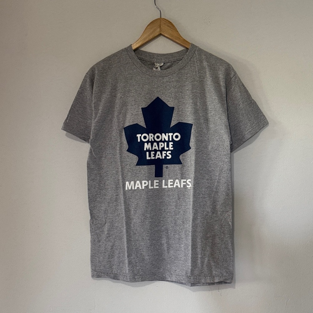 Vintage Toronto Maple Leafs T-Shirt / Y2K / Medium / NHL